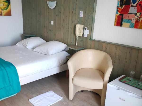 Hôtel de la Grotte : photo 2 de la chambre chambre double supérieure