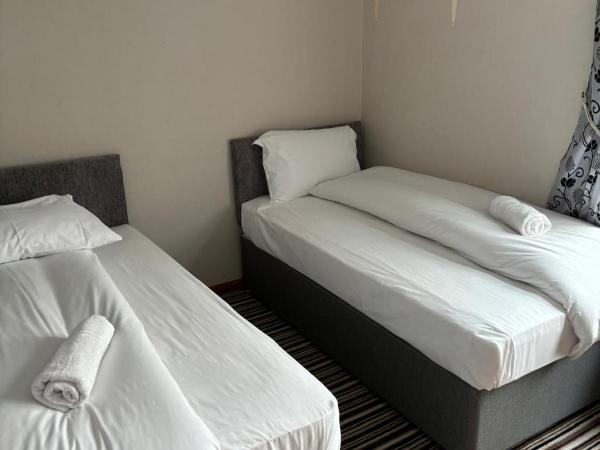 The Sandringham Court Hotel & Apartment with High Speed Wi-Fi : photo 1 de la chambre chambre lits jumeaux Économique