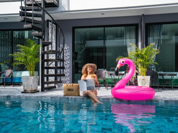 Chanakarn Pool Access Rawai : photo 4 de la chambre chambre double ou lits jumeaux avec accès piscine