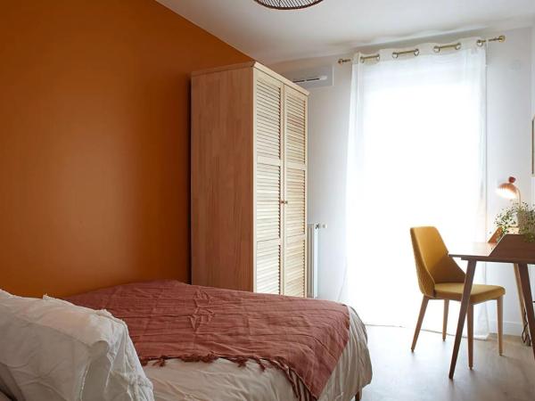 Loft moderne à Reims : photo 7 de la chambre suite familiale avec balcon