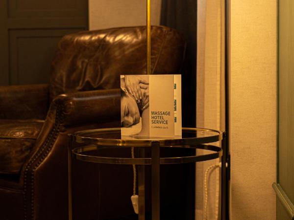 Hotel Indigo Madrid - Gran Via, an IHG Hotel : photo 4 de la chambre suite 1 chambre lit king-size