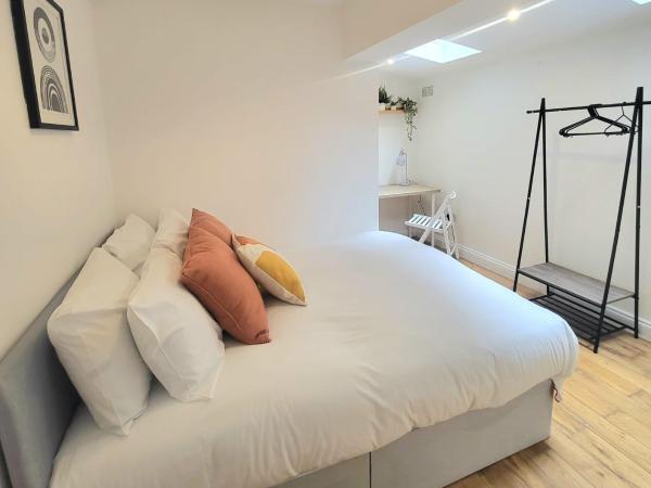 London En-suite Double Rooms - Leytonstone E11 : photo 1 de la chambre chambre double avec salle de bains privative