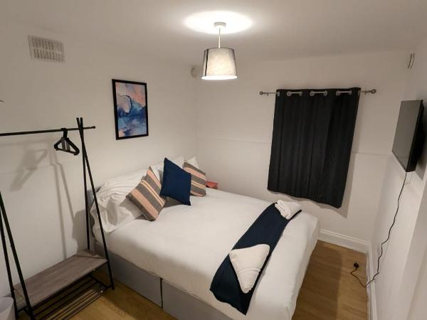 London En-suite Double Rooms - Leytonstone E11 : photo 3 de la chambre chambre double avec salle de bains privative