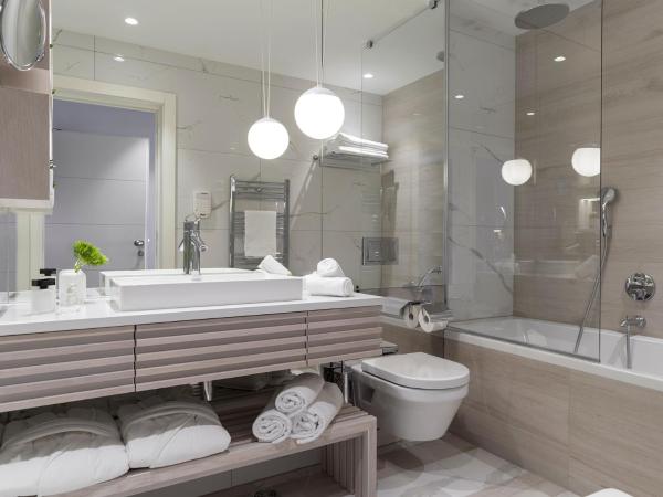 Hotel Bellevue Dubrovnik : photo 9 de la chambre chambre double supérieure avec balcon - vue sur mer