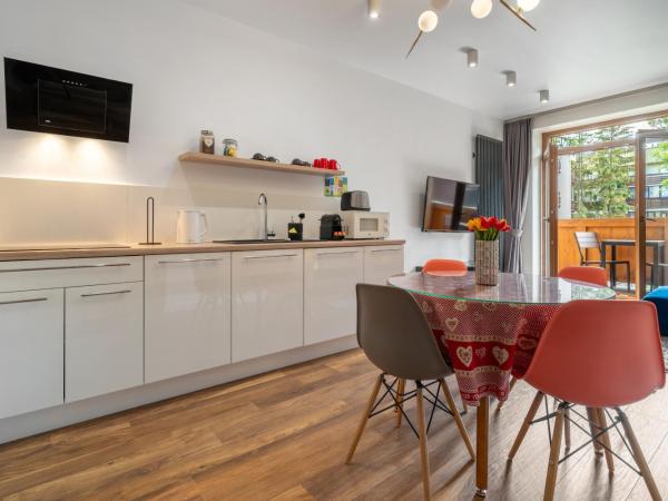 WILLA JAROSTA & SPA- free parking : photo 7 de la chambre appartement avec terrasse