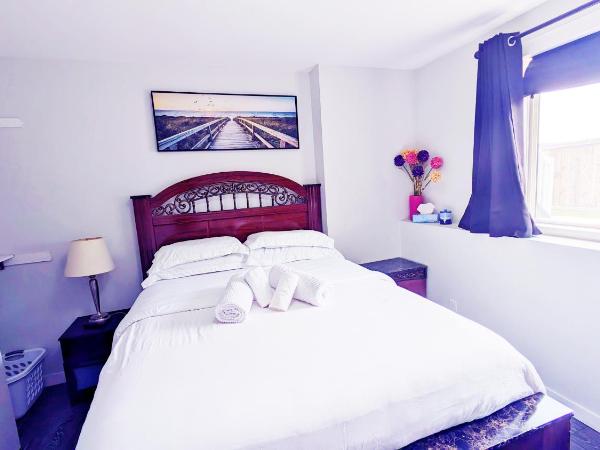 Private Queen Bedroom with Private Shower : photo 7 de la chambre chambre double deluxe avec douche