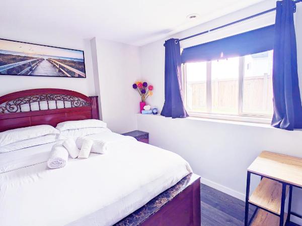 Private Queen Bedroom with Private Shower : photo 6 de la chambre chambre double deluxe avec douche