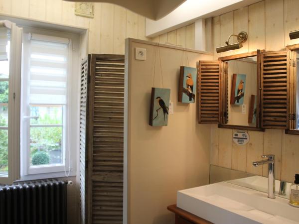 Suite en Terrasse à Cognac : photo 1 de la chambre chambre double