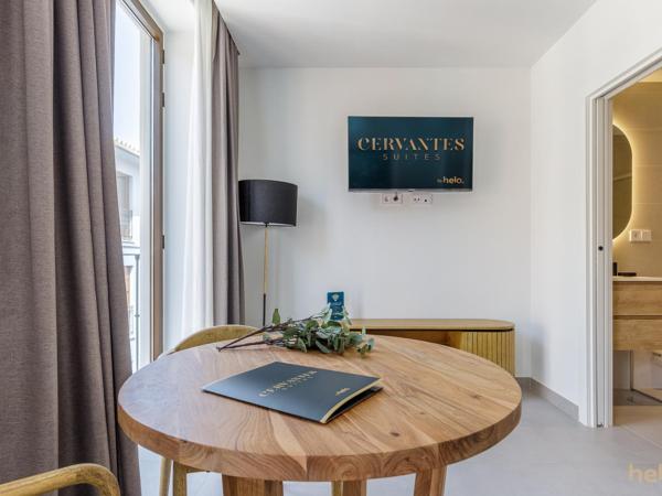 Cervantes Suites by Helo : photo 9 de la chambre appartement avec balcon