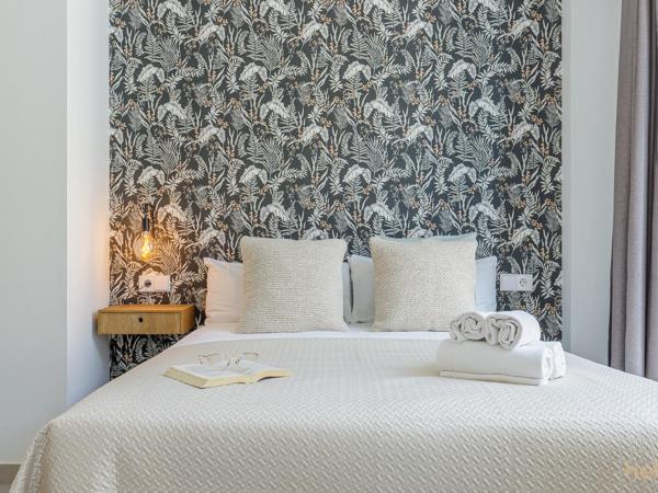 Cervantes Suites by Helo : photo 2 de la chambre appartement avec balcon