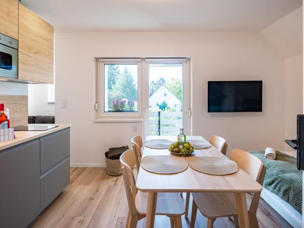 Balatonic Lime apartmanház : photo 9 de la chambre appartement - vue sur jardin
