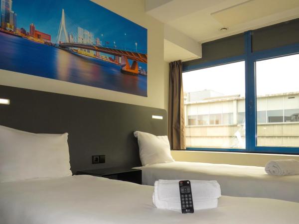 easyHotel Rotterdam City Centre : photo 1 de la chambre chambre lits jumeaux