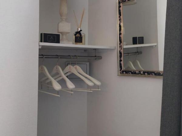 Les Demoiselles : photo 3 de la chambre chambre double avec salle de bains privative