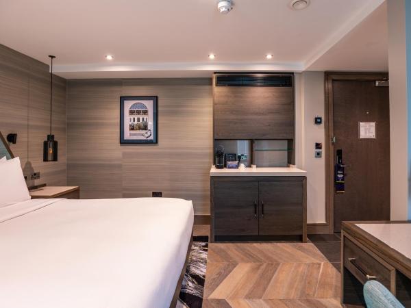 DoubleTree by Hilton London - West End : photo 1 de la chambre suite junior