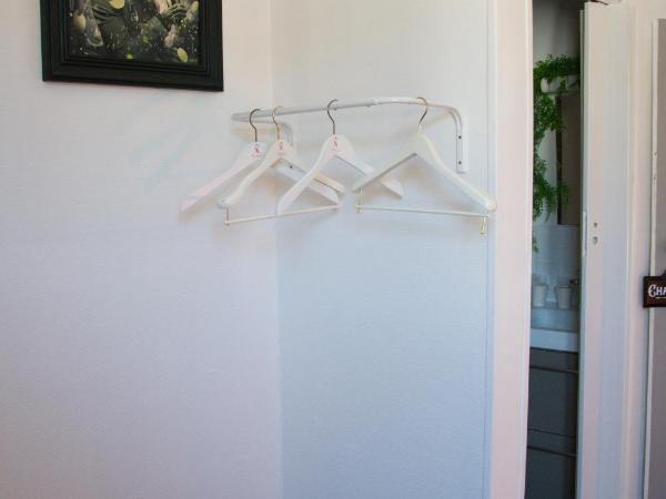 Les Demoiselles : photo 5 de la chambre chambre double avec salle de bains privative