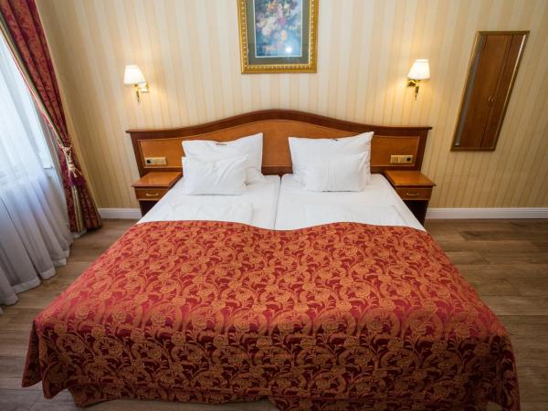 Pension Opera Suites I Self Check In : photo 3 de la chambre chambre double supérieure