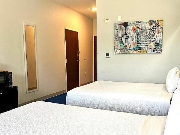 Microtel Inn & Suites by Wyndham Austin Airport : photo 3 de la chambre 2 queen beds, mobility/hearing accessible room, bathtub w/ grab bars non-smoking