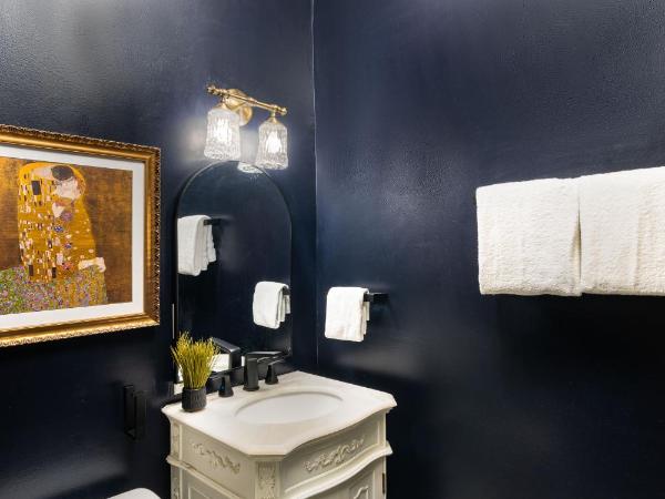 The Mansion on Royal : photo 8 de la chambre suite lit queen-size #8