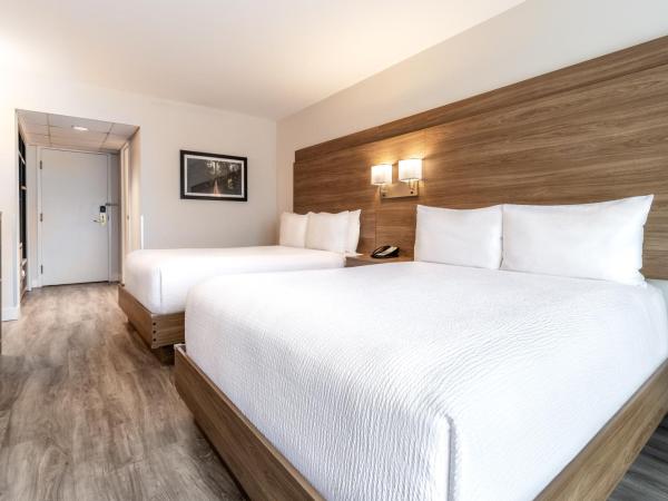 Atrium Hotel Vancouver : photo 1 de la chambre chambre double standard avec 2 lits doubles