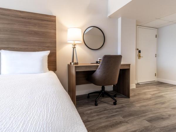 Atrium Hotel Vancouver : photo 4 de la chambre chambre double avec 2 lits doubles - accessible aux personnes à mobilité réduite