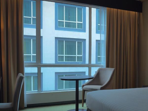 Pan Borneo Hotel Kota Kinabalu : photo 2 de la chambre pool view room