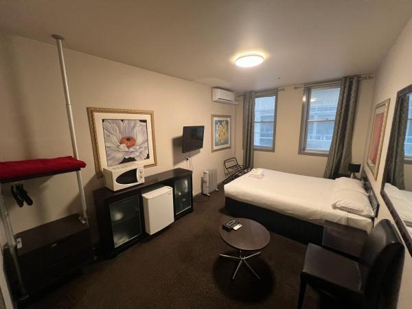 City Square Motel : photo 6 de la chambre chambre avec lit queen-size entreprise