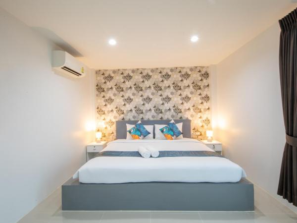 Chanakarn Pool Access Rawai : photo 7 de la chambre chambre double ou lits jumeaux deluxe - vue sur piscine