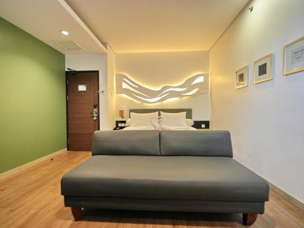 Bonnet Hotel Surabaya : photo 2 de la chambre chambre lit king-size deluxe