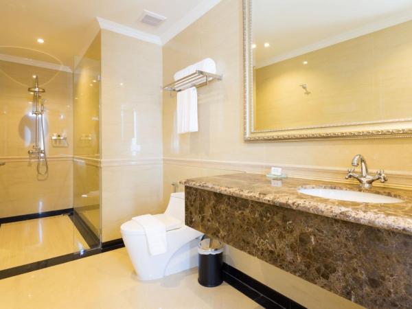 LK President : photo 9 de la chambre suite 2 chambres avec lit king-size