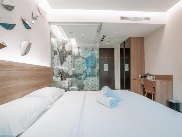 L Hotel at Bugis Ville : photo 8 de la chambre premier king, window