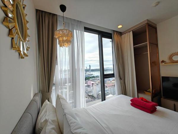 Edge Central Pattaya by Mickey : photo 9 de la chambre suite avec baignoire spa