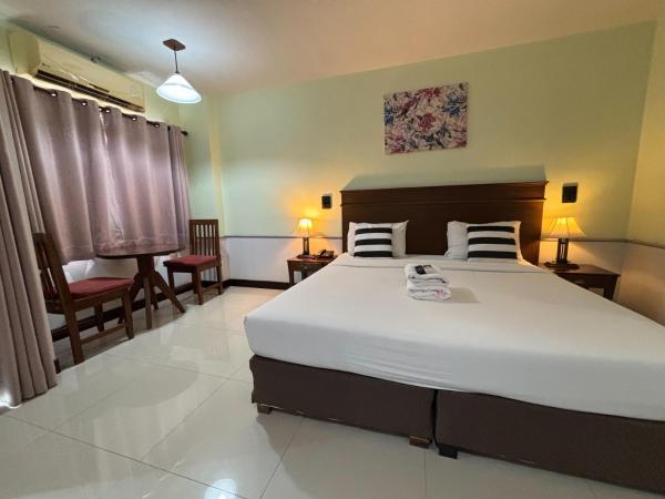 Sutus Court 1 : photo 8 de la chambre chambre double standard