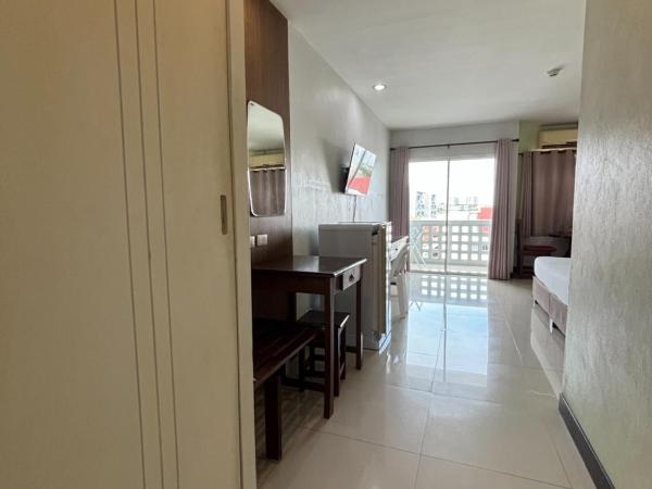 Sutus Court 1 : photo 8 de la chambre chambre triple standard avec balcon