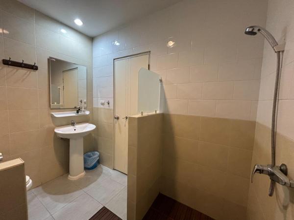 Sutus Court 1 : photo 4 de la chambre chambre double standard