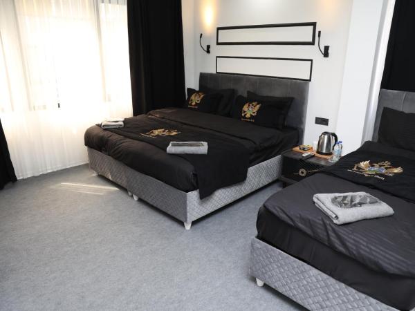 Montenegro Hotel : photo 3 de la chambre chambre triple - accessible aux personnes à mobilité réduite