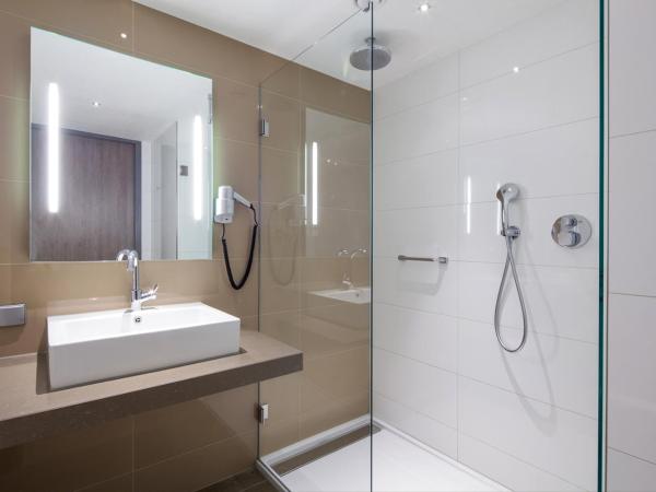 Van der Valk Hotel Haarlem : photo 7 de la chambre chambre triple confort plus