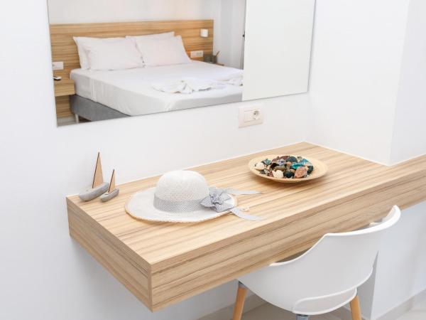 Notus Chania Crete : photo 9 de la chambre studio supérieur avec balcon et vue sur la mer