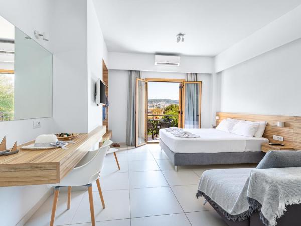 Notus Chania Crete : photo 7 de la chambre studio supérieur avec balcon et vue sur la mer