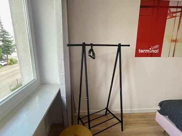 Terminal Family Airport : photo 7 de la chambre chambre familiale avec salle de bains commune