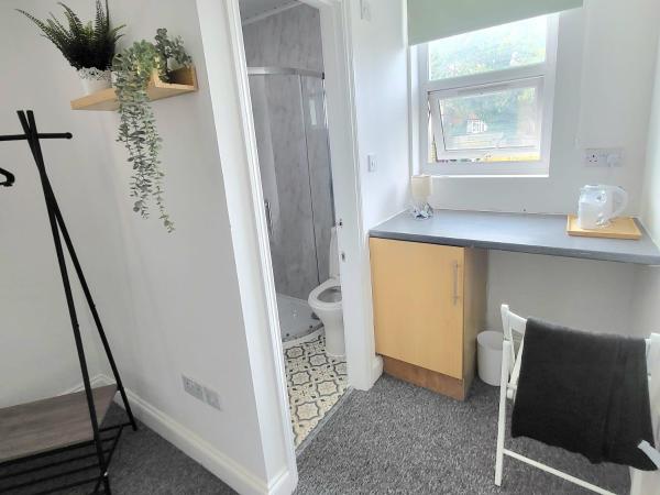 London En-suite Double Rooms - Leytonstone E11 : photo 2 de la chambre chambre double avec salle de bains privative