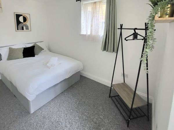 London En-suite Double Rooms - Leytonstone E11 : photo 3 de la chambre chambre double avec salle de bains privative