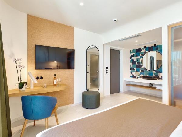 Paralos Kosta Alímia : photo 4 de la chambre chambre double - vue sur mer