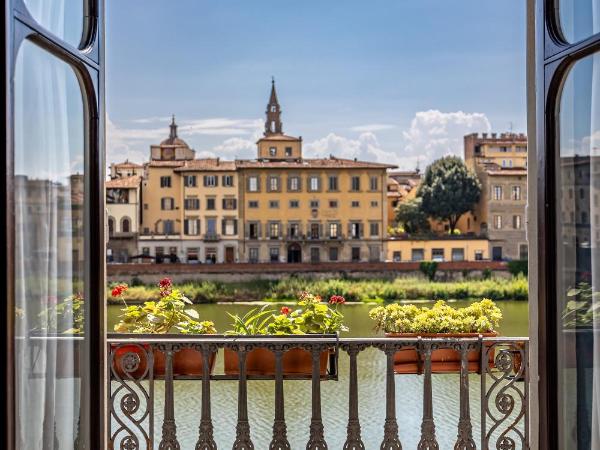 Rivalta Hotel - Alfieri Collezione : photo 9 de la chambre suite présidentielle avec balcon