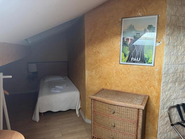 Hôtel Bosquet Pau Centre : photo 6 de la chambre chambre triple grand confort