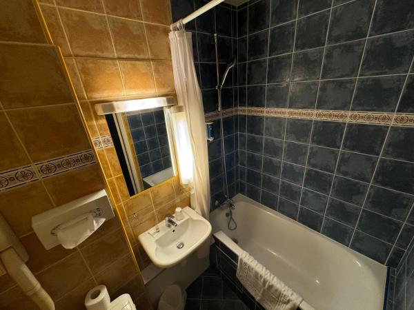 Hôtel Bosquet Pau Centre : photo 8 de la chambre chambre double confort