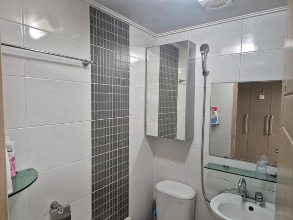 Healing House : photo 4 de la chambre chambre simple avec salle de bains privative