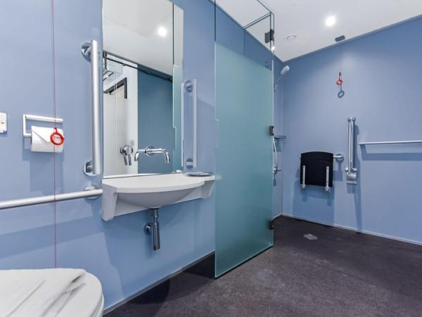 The Z Hotel Strand : photo 5 de la chambre chambre lit queen-size - accessible aux personnes à mobilité réduite