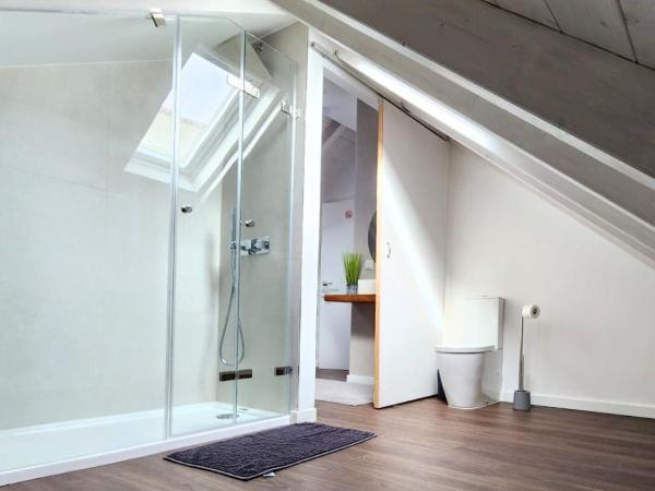 SurfSoul Guesthouse - Bed and Breakfast : photo 7 de la chambre chambre double avec salle de bains privative