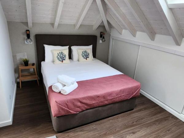 SurfSoul Guesthouse - Bed and Breakfast : photo 2 de la chambre chambre double avec salle de bains privative