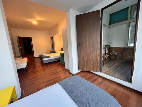 Castilho 63 Hostel & Suites : photo 3 de la chambre chambre double avec balcon